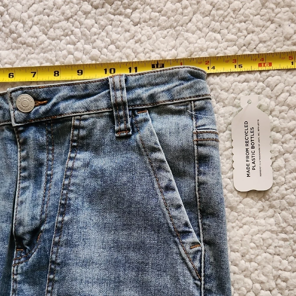 LOVE CULT DENIM Classic Blue Flare Leg High Rise Jeans  Sz 5 Y2K retro NWT - Picture 12 of 16